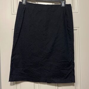 Stretchy pencil skirt with tiny dotted pattern